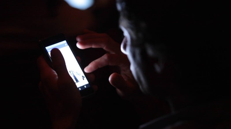 A proposta prevê aumento de pena quando o autor for influenciador, mentor ou coach.