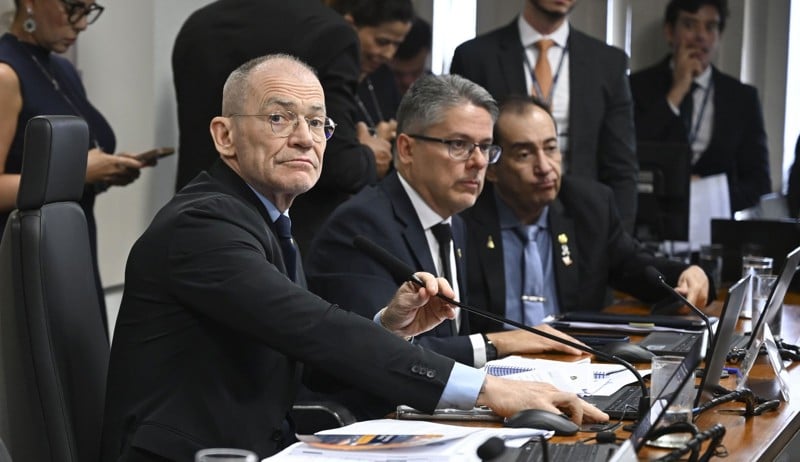 O senador Fabiano Contarato, presidente da CPI, criticou as ausências e afirmou que tomará as providências cabíveis.