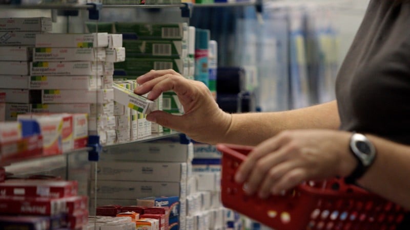 Projeto autoriza instalação de farmácia ou drogaria na área de venda de supermercados, desde que em ambiente físico delimitado, segregado e exclusivo para a atividade farmacêutica.