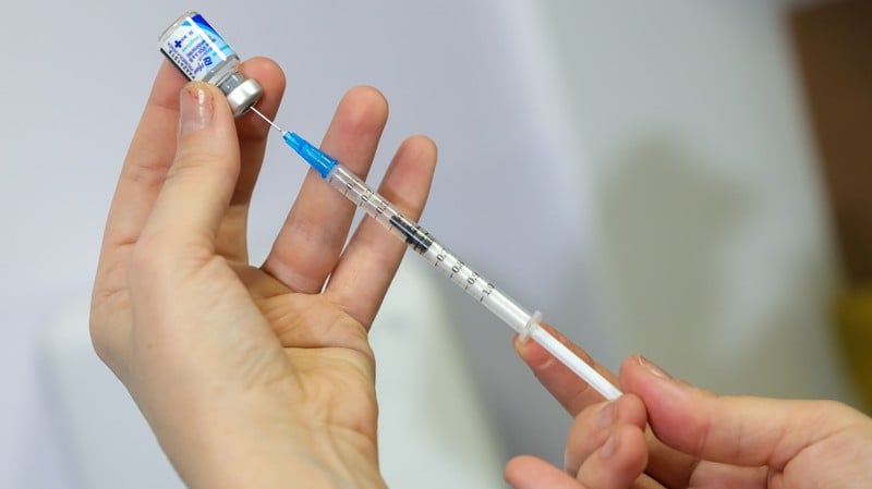 Caso o projeto ser aprovado e transformado em lei, a vacina será disponibilizada gratuitamente.