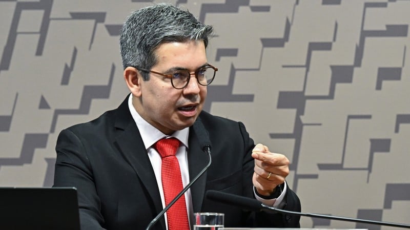 Líder do governo entende que parecer de Alcolumbre pacificou a discussão sobre requerimento da CPMI.