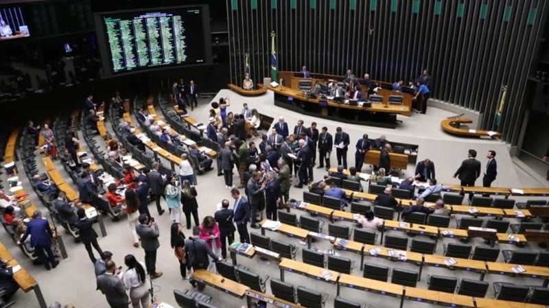 Parecer recebeu apoio de todos os partidos, com exceção da federação Psol-Rede.