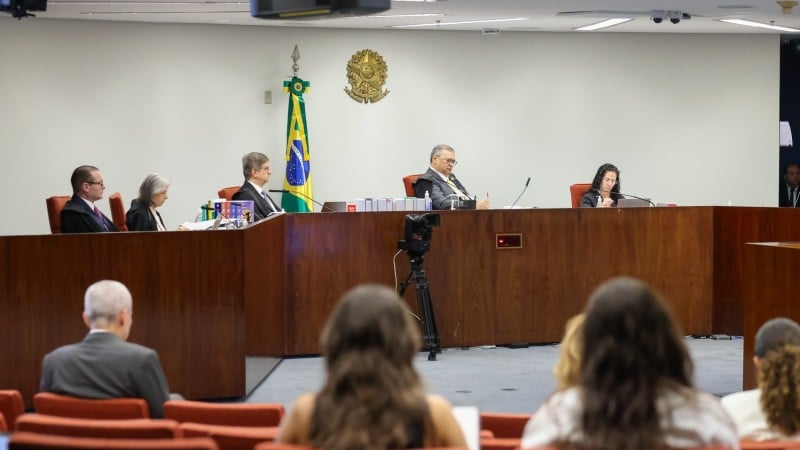 Em decisão, Moraes relembrou que Bolsonaro tentou fugir quando esteve em prisão preventiva domiciliar.