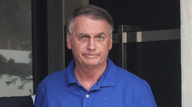 Bolsonaro está em custódia na Papudinha desde janeiro, em cela adaptada para atendimento de suas necessidades médicas.