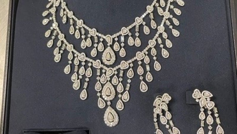 Um dos kit que Bolsonaro tentou trazer ilegalmente para o Brasil.