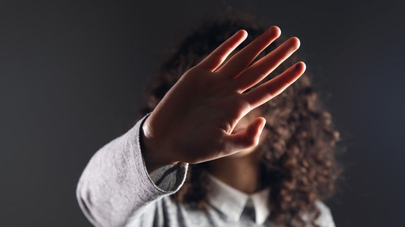 O projeto prevê a destinação de recursos do Fundo Nacional de Segurança Pública para a criação e manutenção de abrigos para vítimas de violência.