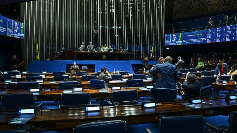 Senadores também devem analisar mudanças na Lei Maria da Penha.