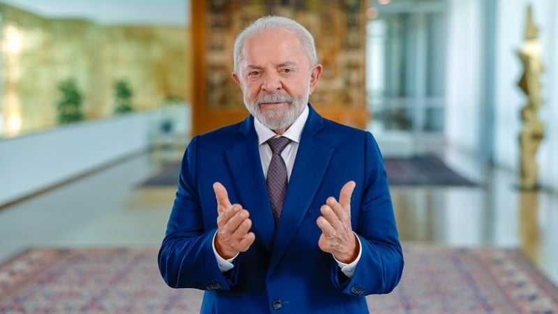 O presidente Lula escolheu o Dia Internacional da Mulher para sancionar a lei.