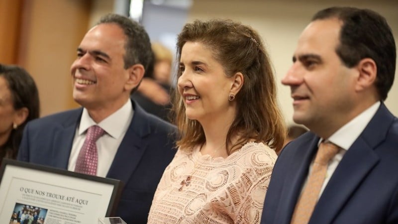 Cerimônia foi realizada nesta segunda-feira (9).