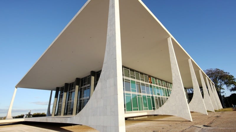 Episódios recentes envolvendo o Banco Master reacendem debate sobre confiança pública no Supremo Tribunal Federal.