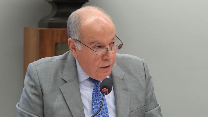 Ministro expressou receio sobre encontro de Bolsonaro com autoridade estrangeira em ano eleitoral.