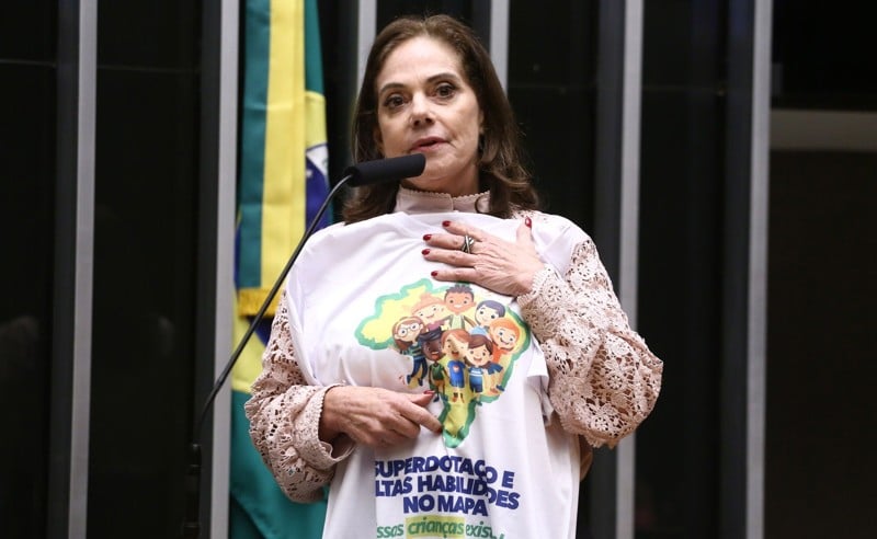 Deputada Soraya Santos defendeu o texto: 