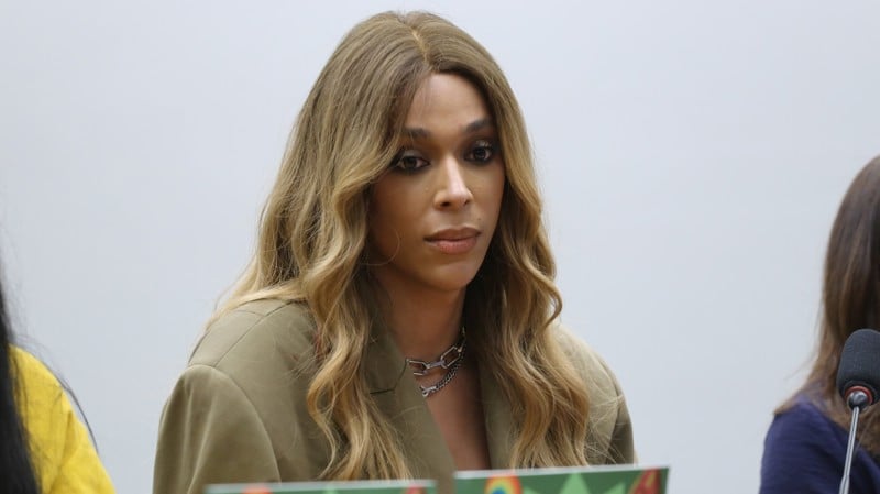 Carta aberta relembra trajetórias pessoais e convida ao diálogo sobre diversidade, respeito e evolução social.