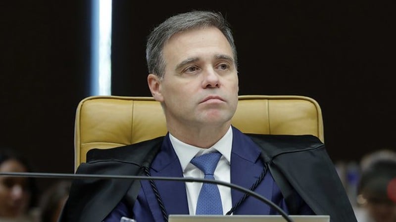 Relator do caso André Mendonça, determinou a prisão de Vorcaro.