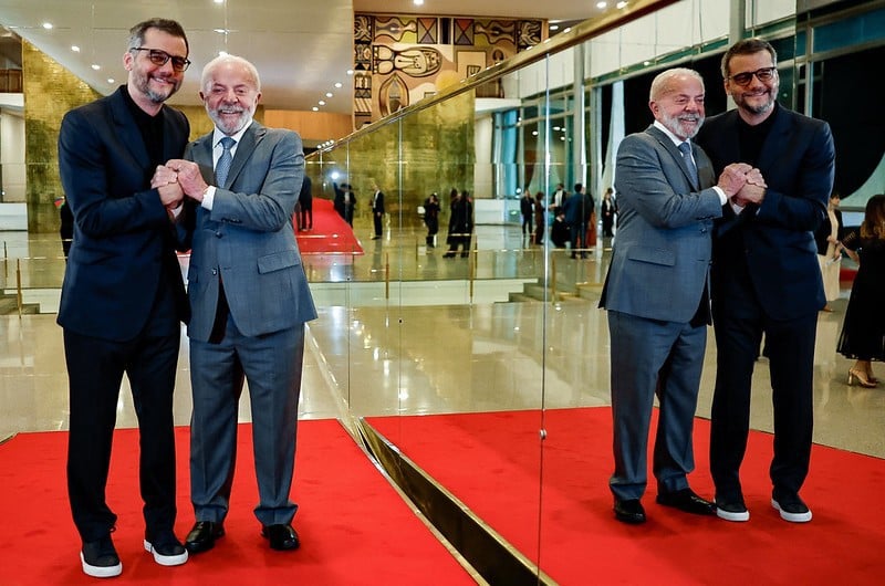 Lula recebeu parte do elenco e da equipe técnica de 