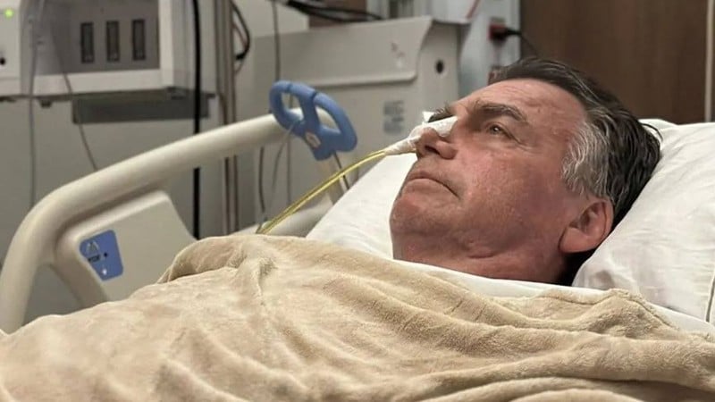 Médicos também apontaram que o ex-presidente possui alterações anatômicas no abdômen.