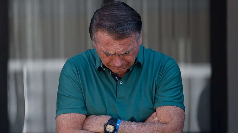 Bolsonaro está internado no DF Star desde sexta-feira (13).