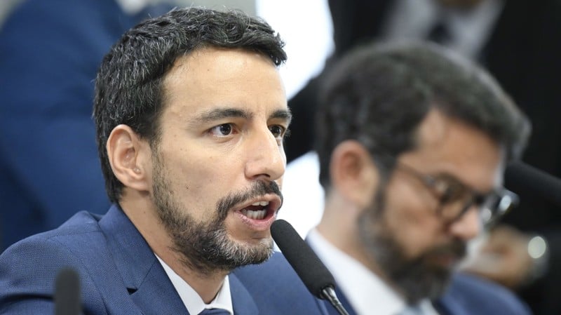 Depoente negou irregularidades nos empréstimos consignados.