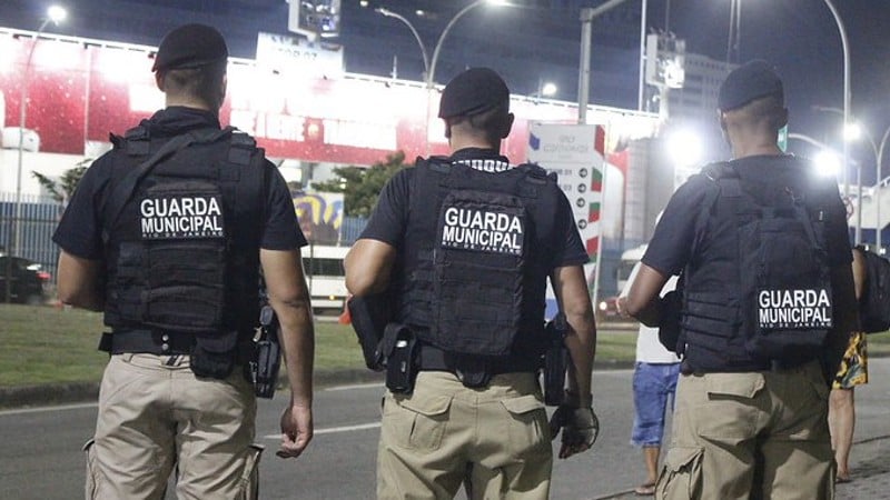 Iniciativa mira valorização profissional e impacto na permanência nas carreiras.