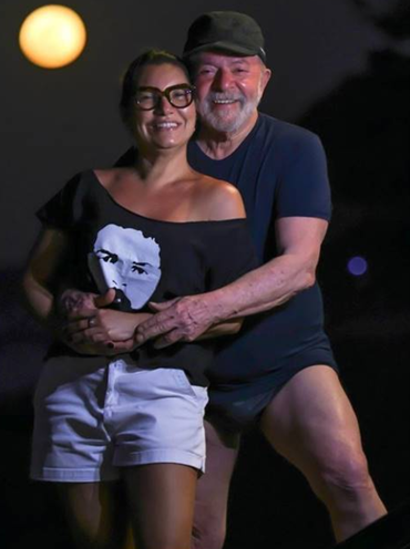 Em 2021, foto de Lula e Janja se tornou um dos conteúdos políticos mais comentados do ano.