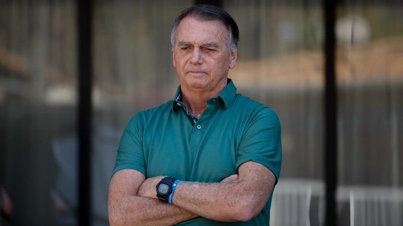 Bolsonaro está internado desde o dia 13 com infecção respiratória grave.