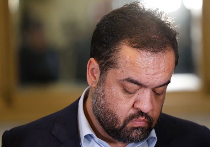 Cláudio Castro permanecerá inelegível até 2030, ficando de fora da disputa ao Senado.
