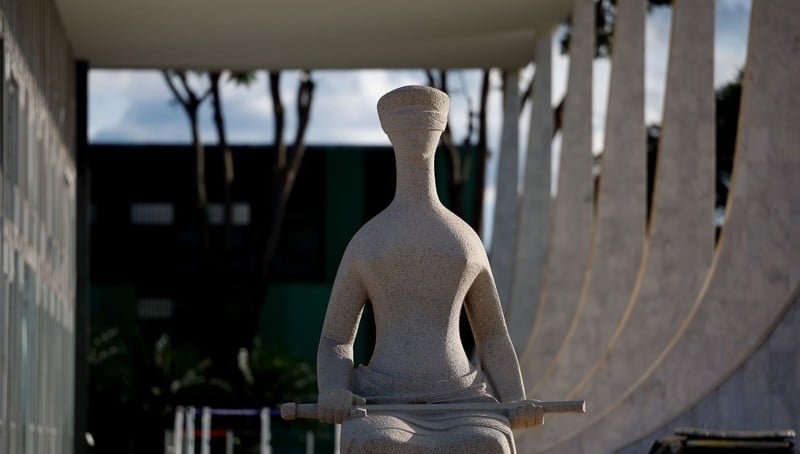 Comissão sugeriu transição gradual para limitar pagamentos que hoje funcionam como alternativa à estrutura salarial.