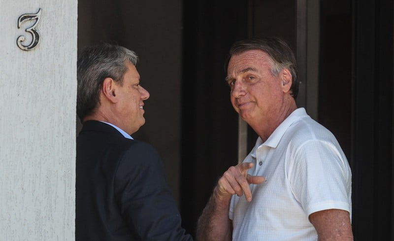 Já em prisão domiciliar, Bolsonaro recebeu em 29 de setembro do ano passado o governador Tarcísio de Freitas