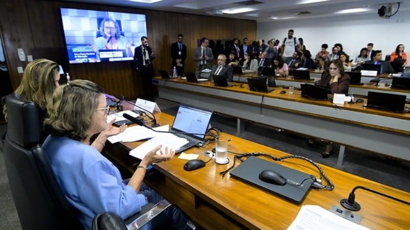 O projeto agora vai ao Plenário do Senado em regime de urgência.