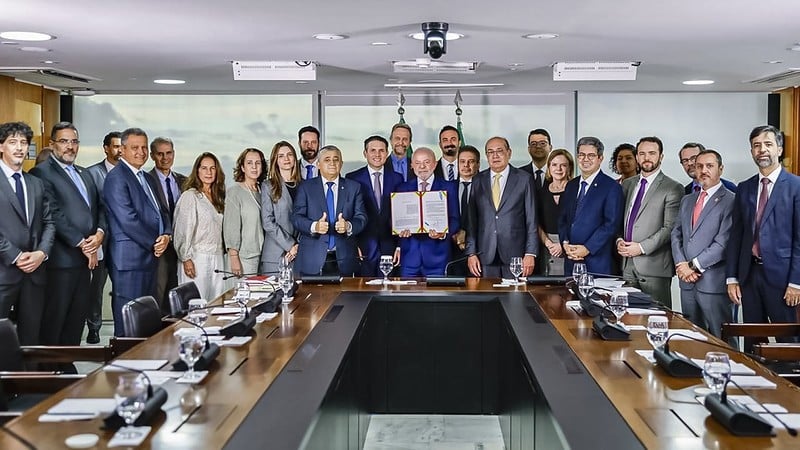 Lula sancionou a nova lei em cerimônia no Palácio do Planalto nessa terça-feira.