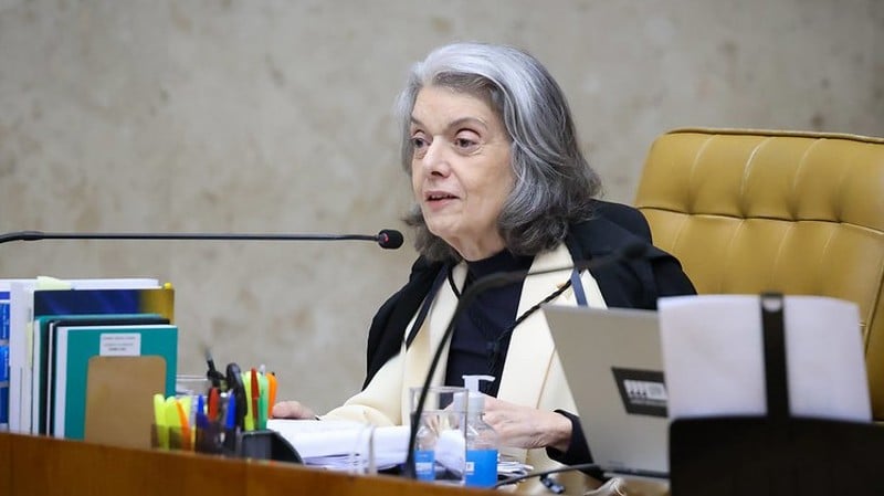Com voto de Cármen Lúcia, STF formou maioria contra liminar.
