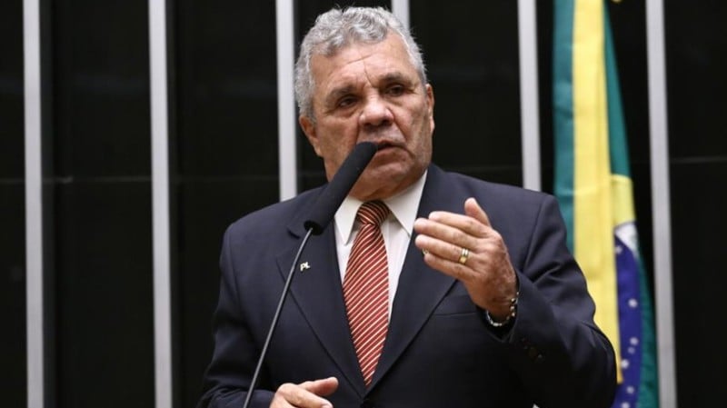 Projeto estende a atenção psicossocial a cônjuges e dependentes.