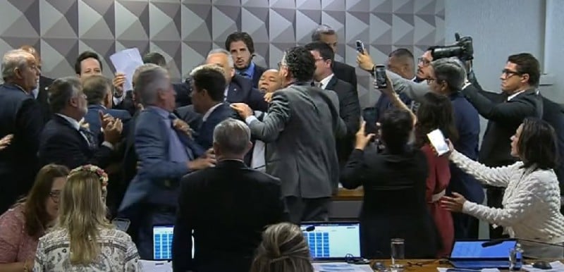 CPMI do INSS foi marcada por bate-bocas e momentos de grande tensão entre governistas e oposição. Queda de braço que resultou na não aprovação de um relatório final.