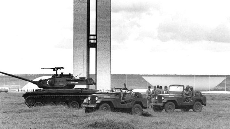 Debate sobre o golpe de 1964 acompanhou mudanças no cenário político brasileiro.