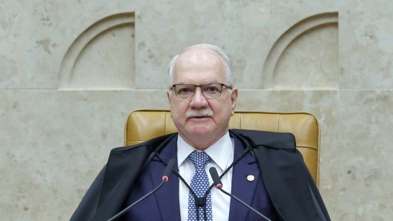 Edson Fachin, presidente do STF, convocou julgamento que vai definir sucessão no governo do Rio.