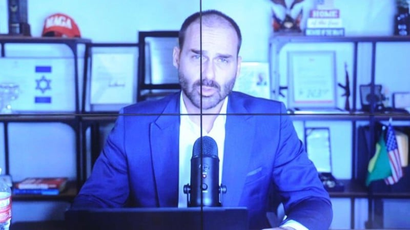 Ex-deputado está nos Estados Unidos desde fevereiro, sem advogado constituído.