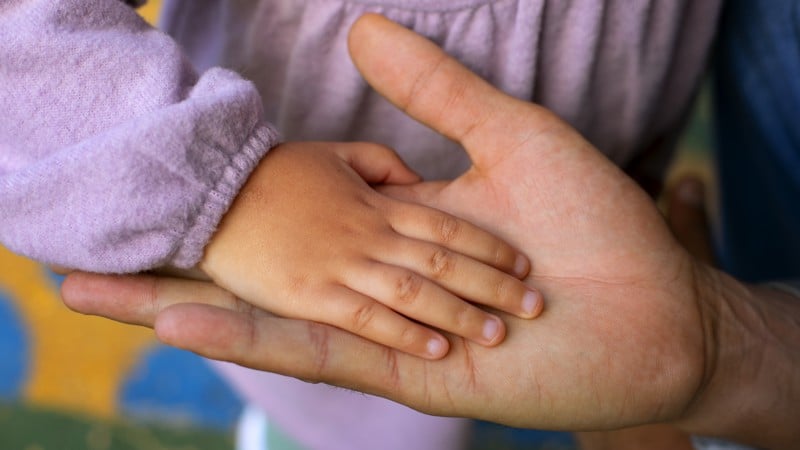 Nova lei amplia proteção online, mas exige fiscalização e ação efetiva.