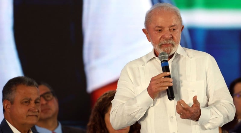 Medida assinada nesta segunda-feira (30) prioriza a criação de vagas para docentes e técnicos na área da educação.