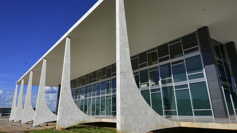 STF pode rever entendimento e ampliar a fidelidade partidária aos cargos majoritários.