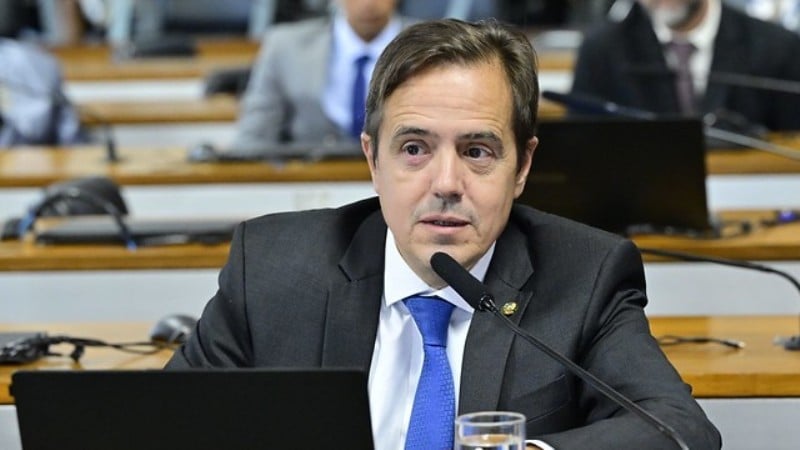 Projeto do senador Bruno Bonetti prevê criação de marco legal para educação, saúde mental e adaptações em concursos.