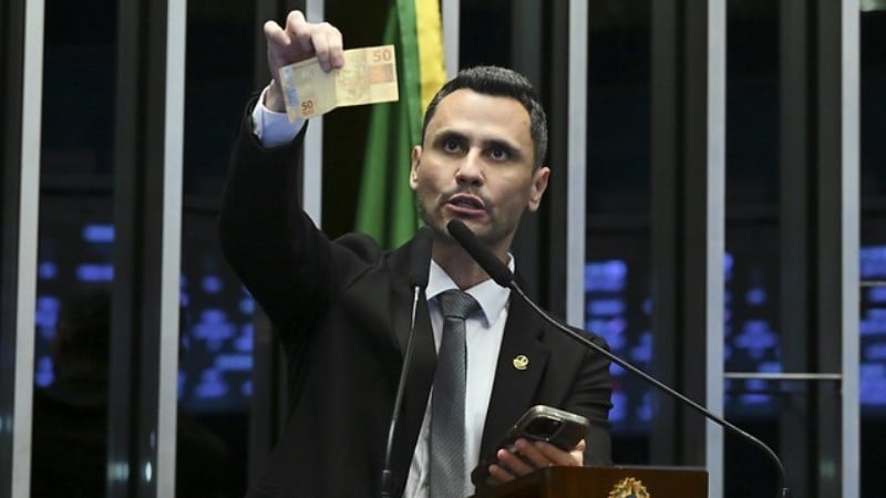 Cleitinho afirma que discussão sobre jornada de trabalho é necessária para garantir dignidade e renda.