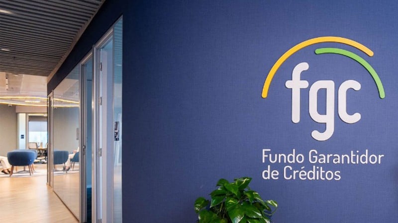 Projeto exige mais clareza sobre cobertura do FGC em anúncios de produtos financeiros.