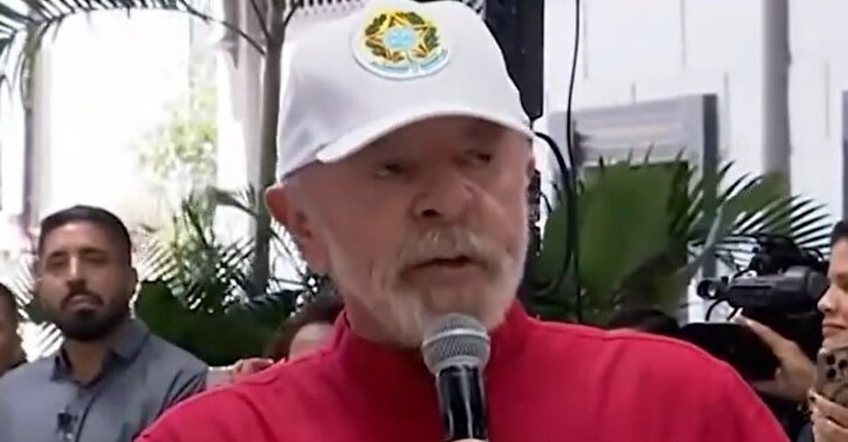 "Ninguém vai fazer a gente mudar o Pix", diz Lula em resposta aos EUA