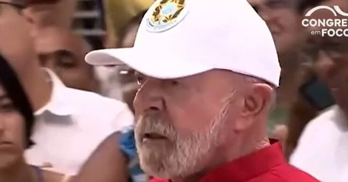 Lula critica preços da BR Distribuidora e defende reestatização