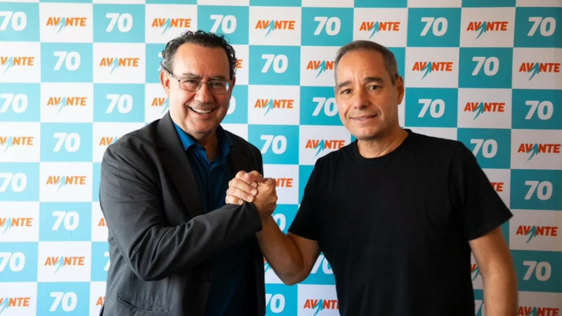 O escritor foi anunciado oficialmente pelo partido neste domingo (5).