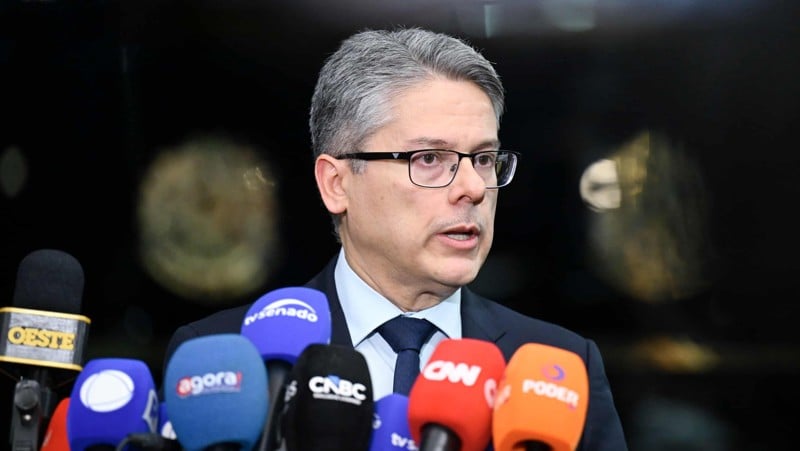 Sem adiamento, relator entregará parecer para votação final no dia 14.