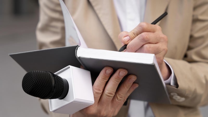 Proposta prevê iniciativas para proteção de jornalistas.