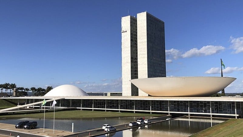 Proposta em análise na Comissão de Segurança Pública visa ampliar o acesso a dados sobre violência contra a mulher.