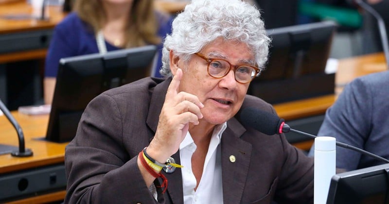 Autor da proposta, Chico Alencar diz que projeto visa punir maus perdedores.