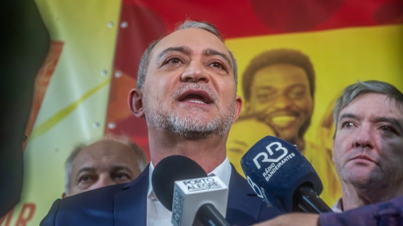 Pré-candidato do PT foi rifado em acordo de adesão do PDT à reeleição de Lula.